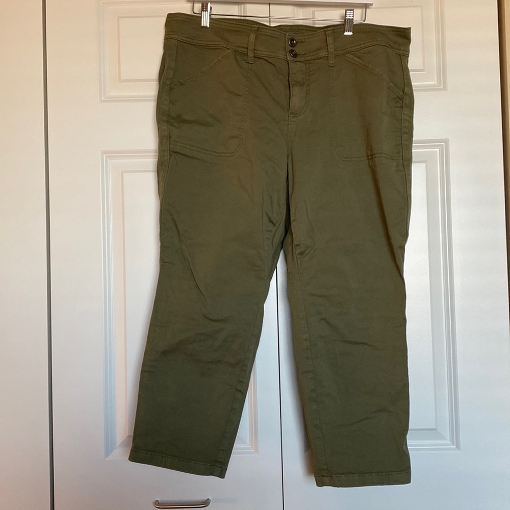 Torrid Size 18 Aviator Army Green Cropped Pants